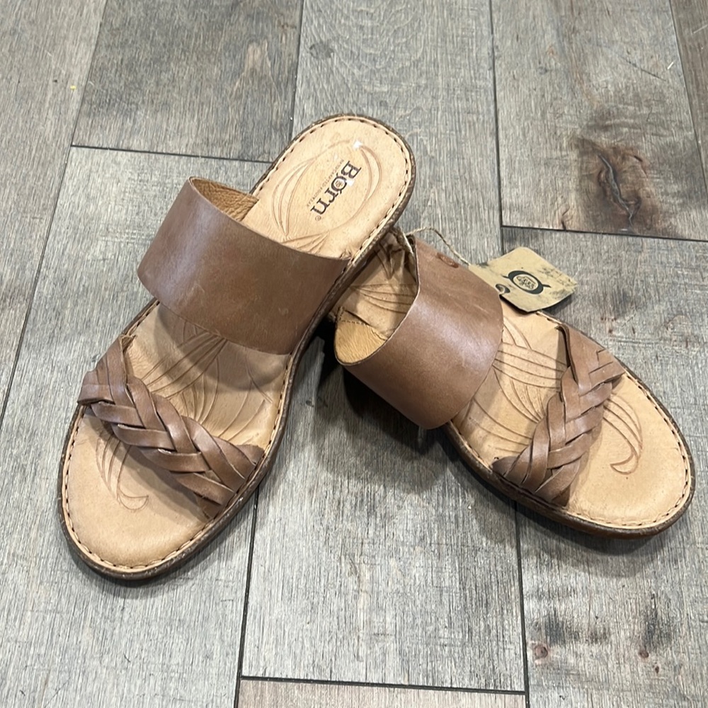 NWT Born slide leather sandals. Size 10M